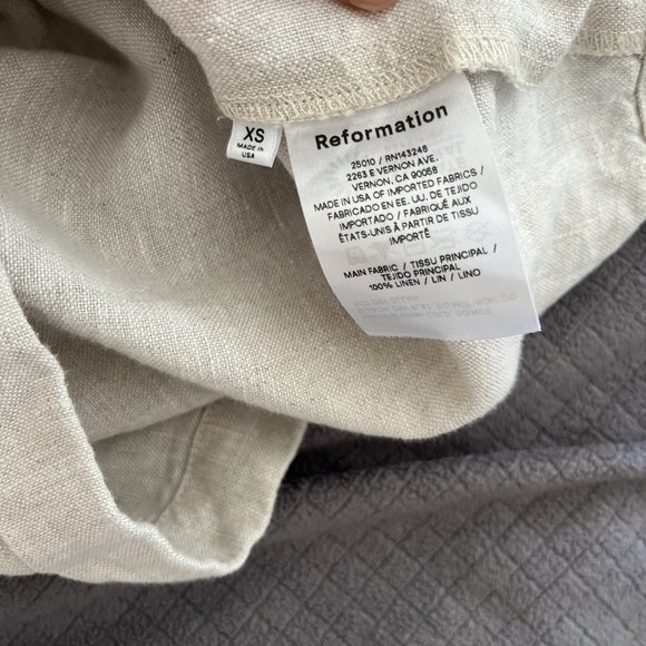Reformation Mila Linen Short in Oatmeal (XS) - Picture 3 of 4
